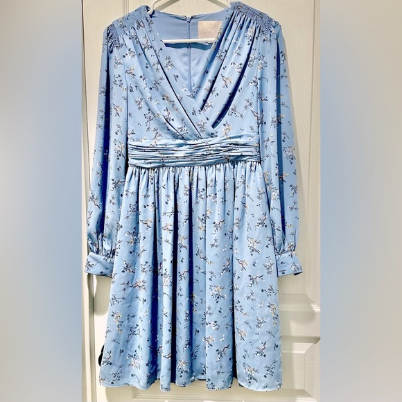 Gal Meets Glam Long Sleeve Kelsey A-line Mini Dress in Periwinkle Floral - Picture 3 of 13